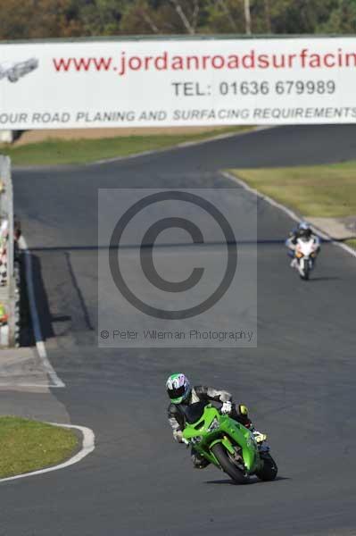 Mallory park Leicestershire;Mallory park photographs;Motorcycle action photographs;event digital images;eventdigitalimages;mallory park;no limits trackday;peter wileman photography;trackday;trackday digital images;trackday photos