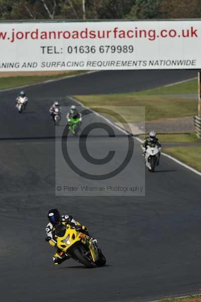 Mallory park Leicestershire;Mallory park photographs;Motorcycle action photographs;event digital images;eventdigitalimages;mallory park;no limits trackday;peter wileman photography;trackday;trackday digital images;trackday photos
