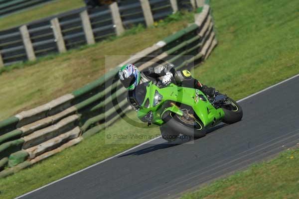 Mallory park Leicestershire;Mallory park photographs;Motorcycle action photographs;event digital images;eventdigitalimages;mallory park;no limits trackday;peter wileman photography;trackday;trackday digital images;trackday photos