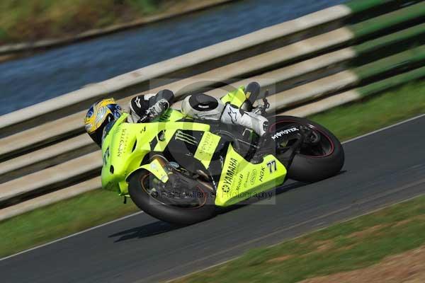 Mallory park Leicestershire;Mallory park photographs;Motorcycle action photographs;event digital images;eventdigitalimages;mallory park;no limits trackday;peter wileman photography;trackday;trackday digital images;trackday photos