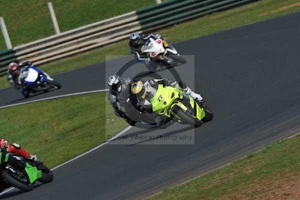 Mallory park Leicestershire;Mallory park photographs;Motorcycle action photographs;event digital images;eventdigitalimages;mallory park;no limits trackday;peter wileman photography;trackday;trackday digital images;trackday photos