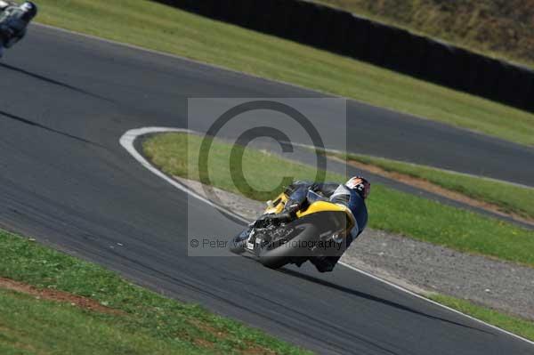 Mallory park Leicestershire;Mallory park photographs;Motorcycle action photographs;event digital images;eventdigitalimages;mallory park;no limits trackday;peter wileman photography;trackday;trackday digital images;trackday photos