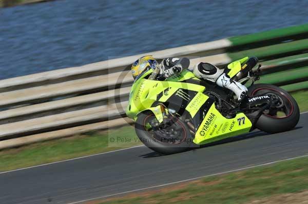 Mallory park Leicestershire;Mallory park photographs;Motorcycle action photographs;event digital images;eventdigitalimages;mallory park;no limits trackday;peter wileman photography;trackday;trackday digital images;trackday photos