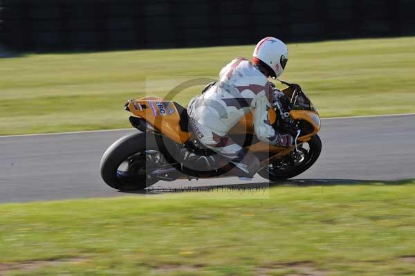 Mallory park Leicestershire;Mallory park photographs;Motorcycle action photographs;event digital images;eventdigitalimages;mallory park;no limits trackday;peter wileman photography;trackday;trackday digital images;trackday photos