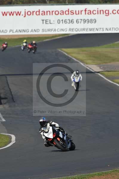 Mallory park Leicestershire;Mallory park photographs;Motorcycle action photographs;event digital images;eventdigitalimages;mallory park;no limits trackday;peter wileman photography;trackday;trackday digital images;trackday photos
