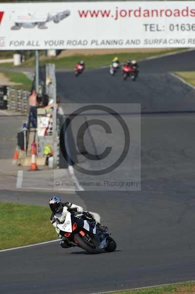 Mallory park Leicestershire;Mallory park photographs;Motorcycle action photographs;event digital images;eventdigitalimages;mallory park;no limits trackday;peter wileman photography;trackday;trackday digital images;trackday photos
