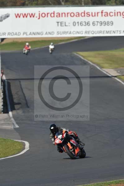 Mallory park Leicestershire;Mallory park photographs;Motorcycle action photographs;event digital images;eventdigitalimages;mallory park;no limits trackday;peter wileman photography;trackday;trackday digital images;trackday photos