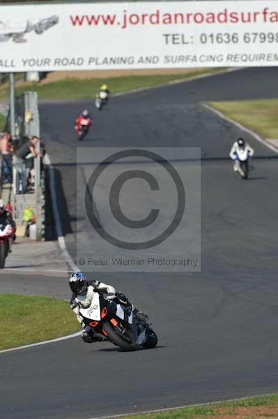 Mallory park Leicestershire;Mallory park photographs;Motorcycle action photographs;event digital images;eventdigitalimages;mallory park;no limits trackday;peter wileman photography;trackday;trackday digital images;trackday photos
