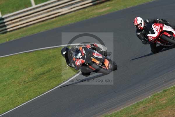 Mallory park Leicestershire;Mallory park photographs;Motorcycle action photographs;event digital images;eventdigitalimages;mallory park;no limits trackday;peter wileman photography;trackday;trackday digital images;trackday photos