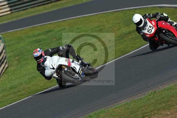 Mallory park Leicestershire;Mallory park photographs;Motorcycle action photographs;event digital images;eventdigitalimages;mallory park;no limits trackday;peter wileman photography;trackday;trackday digital images;trackday photos