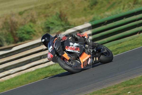 Mallory park Leicestershire;Mallory park photographs;Motorcycle action photographs;event digital images;eventdigitalimages;mallory park;no limits trackday;peter wileman photography;trackday;trackday digital images;trackday photos