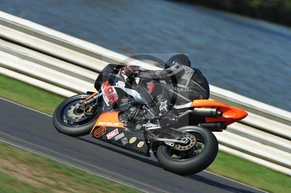 Mallory park Leicestershire;Mallory park photographs;Motorcycle action photographs;event digital images;eventdigitalimages;mallory park;no limits trackday;peter wileman photography;trackday;trackday digital images;trackday photos