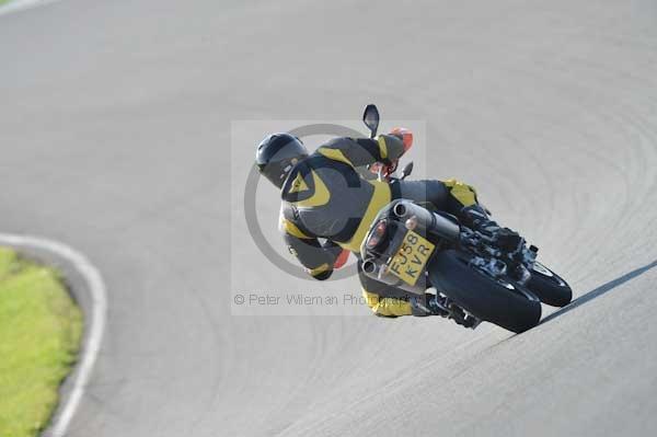 Mallory park Leicestershire;Mallory park photographs;Motorcycle action photographs;event digital images;eventdigitalimages;mallory park;no limits trackday;peter wileman photography;trackday;trackday digital images;trackday photos