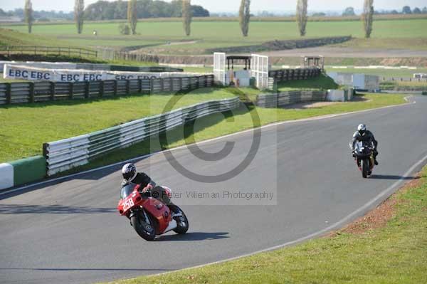 Mallory park Leicestershire;Mallory park photographs;Motorcycle action photographs;event digital images;eventdigitalimages;mallory park;no limits trackday;peter wileman photography;trackday;trackday digital images;trackday photos