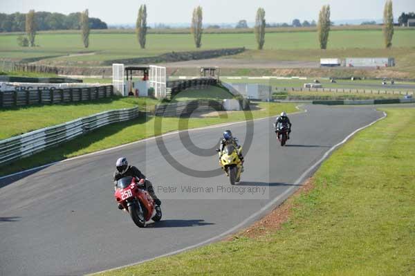 Mallory park Leicestershire;Mallory park photographs;Motorcycle action photographs;event digital images;eventdigitalimages;mallory park;no limits trackday;peter wileman photography;trackday;trackday digital images;trackday photos
