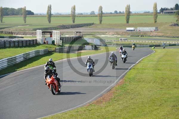 Mallory park Leicestershire;Mallory park photographs;Motorcycle action photographs;event digital images;eventdigitalimages;mallory park;no limits trackday;peter wileman photography;trackday;trackday digital images;trackday photos