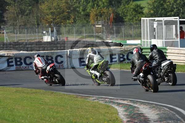 Mallory park Leicestershire;Mallory park photographs;Motorcycle action photographs;event digital images;eventdigitalimages;mallory park;no limits trackday;peter wileman photography;trackday;trackday digital images;trackday photos