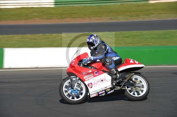 Mallory park Leicestershire;Mallory park photographs;Motorcycle action photographs;event digital images;eventdigitalimages;mallory park;no limits trackday;peter wileman photography;trackday;trackday digital images;trackday photos