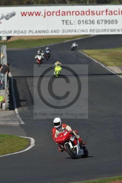 Mallory park Leicestershire;Mallory park photographs;Motorcycle action photographs;event digital images;eventdigitalimages;mallory park;no limits trackday;peter wileman photography;trackday;trackday digital images;trackday photos