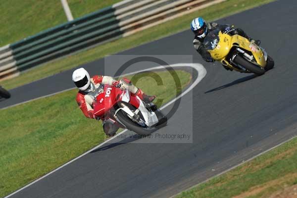 Mallory park Leicestershire;Mallory park photographs;Motorcycle action photographs;event digital images;eventdigitalimages;mallory park;no limits trackday;peter wileman photography;trackday;trackday digital images;trackday photos