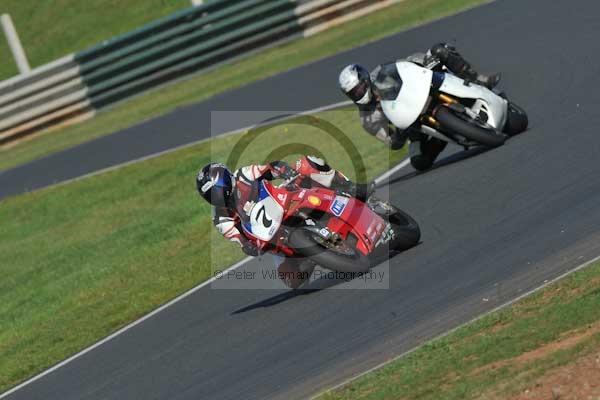 Mallory park Leicestershire;Mallory park photographs;Motorcycle action photographs;event digital images;eventdigitalimages;mallory park;no limits trackday;peter wileman photography;trackday;trackday digital images;trackday photos