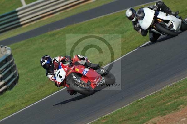 Mallory park Leicestershire;Mallory park photographs;Motorcycle action photographs;event digital images;eventdigitalimages;mallory park;no limits trackday;peter wileman photography;trackday;trackday digital images;trackday photos