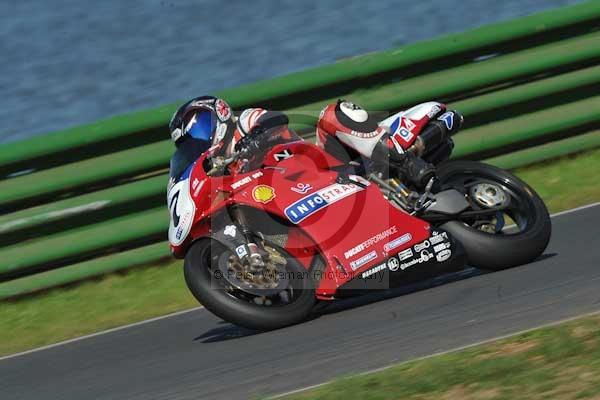 Mallory park Leicestershire;Mallory park photographs;Motorcycle action photographs;event digital images;eventdigitalimages;mallory park;no limits trackday;peter wileman photography;trackday;trackday digital images;trackday photos