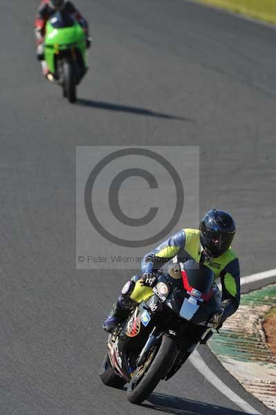Mallory park Leicestershire;Mallory park photographs;Motorcycle action photographs;event digital images;eventdigitalimages;mallory park;no limits trackday;peter wileman photography;trackday;trackday digital images;trackday photos