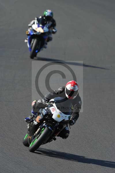 Mallory park Leicestershire;Mallory park photographs;Motorcycle action photographs;event digital images;eventdigitalimages;mallory park;no limits trackday;peter wileman photography;trackday;trackday digital images;trackday photos