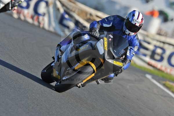 Mallory park Leicestershire;Mallory park photographs;Motorcycle action photographs;event digital images;eventdigitalimages;mallory park;no limits trackday;peter wileman photography;trackday;trackday digital images;trackday photos