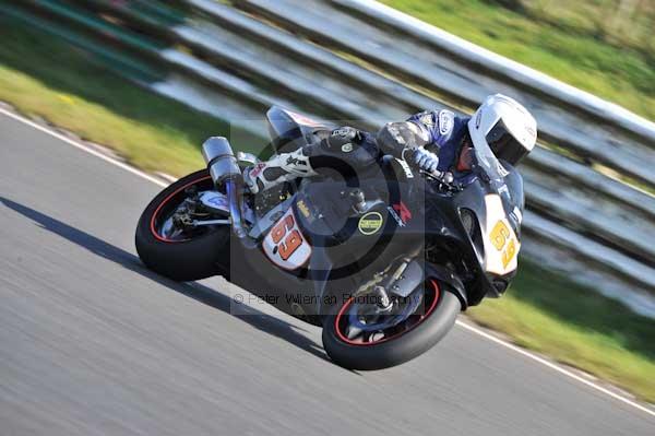 Mallory park Leicestershire;Mallory park photographs;Motorcycle action photographs;event digital images;eventdigitalimages;mallory park;no limits trackday;peter wileman photography;trackday;trackday digital images;trackday photos