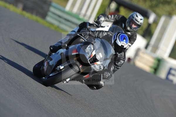 Mallory park Leicestershire;Mallory park photographs;Motorcycle action photographs;event digital images;eventdigitalimages;mallory park;no limits trackday;peter wileman photography;trackday;trackday digital images;trackday photos