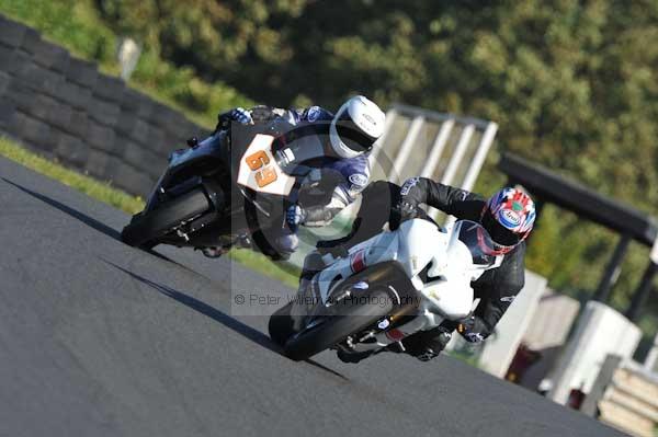 Mallory park Leicestershire;Mallory park photographs;Motorcycle action photographs;event digital images;eventdigitalimages;mallory park;no limits trackday;peter wileman photography;trackday;trackday digital images;trackday photos