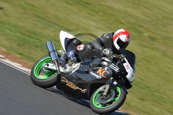 Mallory park Leicestershire;Mallory park photographs;Motorcycle action photographs;event digital images;eventdigitalimages;mallory park;no limits trackday;peter wileman photography;trackday;trackday digital images;trackday photos