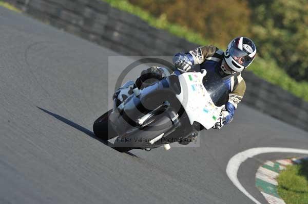 Mallory park Leicestershire;Mallory park photographs;Motorcycle action photographs;event digital images;eventdigitalimages;mallory park;no limits trackday;peter wileman photography;trackday;trackday digital images;trackday photos