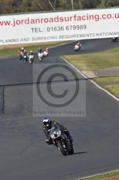Mallory park Leicestershire;Mallory park photographs;Motorcycle action photographs;event digital images;eventdigitalimages;mallory park;no limits trackday;peter wileman photography;trackday;trackday digital images;trackday photos