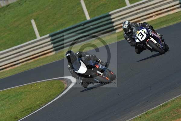 Mallory park Leicestershire;Mallory park photographs;Motorcycle action photographs;event digital images;eventdigitalimages;mallory park;no limits trackday;peter wileman photography;trackday;trackday digital images;trackday photos
