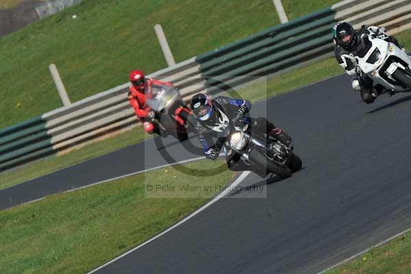 Mallory park Leicestershire;Mallory park photographs;Motorcycle action photographs;event digital images;eventdigitalimages;mallory park;no limits trackday;peter wileman photography;trackday;trackday digital images;trackday photos