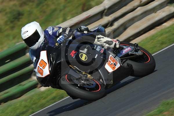 Mallory park Leicestershire;Mallory park photographs;Motorcycle action photographs;event digital images;eventdigitalimages;mallory park;no limits trackday;peter wileman photography;trackday;trackday digital images;trackday photos