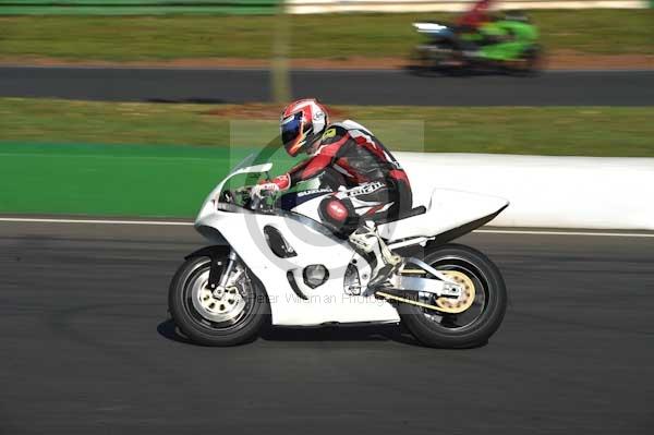 Mallory park Leicestershire;Mallory park photographs;Motorcycle action photographs;event digital images;eventdigitalimages;mallory park;no limits trackday;peter wileman photography;trackday;trackday digital images;trackday photos
