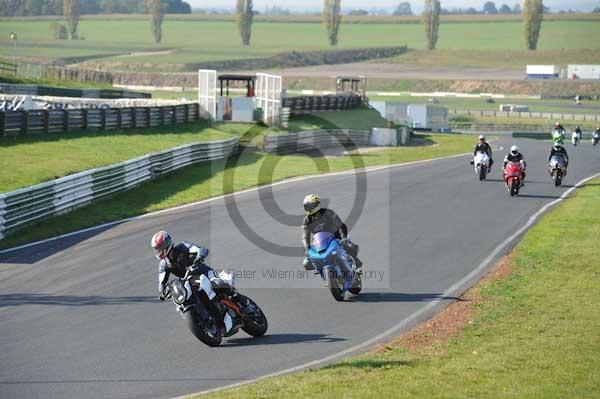 Mallory park Leicestershire;Mallory park photographs;Motorcycle action photographs;event digital images;eventdigitalimages;mallory park;no limits trackday;peter wileman photography;trackday;trackday digital images;trackday photos
