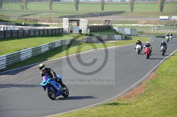 Mallory park Leicestershire;Mallory park photographs;Motorcycle action photographs;event digital images;eventdigitalimages;mallory park;no limits trackday;peter wileman photography;trackday;trackday digital images;trackday photos