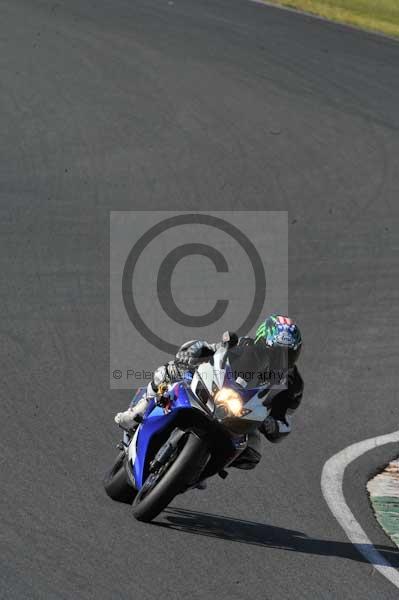 Mallory park Leicestershire;Mallory park photographs;Motorcycle action photographs;event digital images;eventdigitalimages;mallory park;no limits trackday;peter wileman photography;trackday;trackday digital images;trackday photos