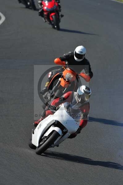 Mallory park Leicestershire;Mallory park photographs;Motorcycle action photographs;event digital images;eventdigitalimages;mallory park;no limits trackday;peter wileman photography;trackday;trackday digital images;trackday photos