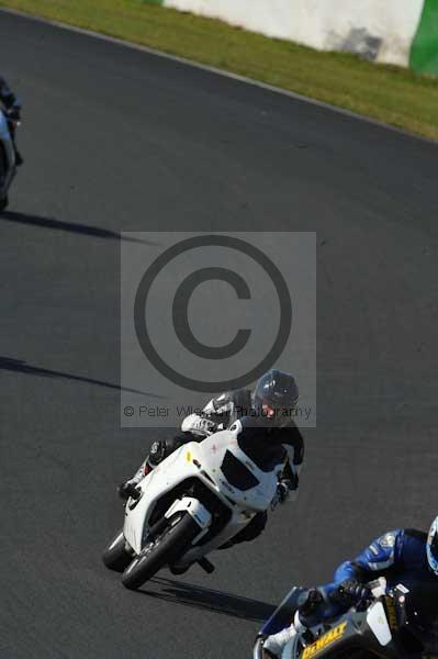 Mallory park Leicestershire;Mallory park photographs;Motorcycle action photographs;event digital images;eventdigitalimages;mallory park;no limits trackday;peter wileman photography;trackday;trackday digital images;trackday photos