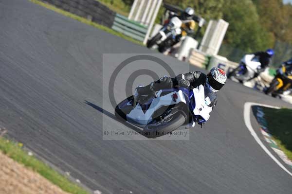 Mallory park Leicestershire;Mallory park photographs;Motorcycle action photographs;event digital images;eventdigitalimages;mallory park;no limits trackday;peter wileman photography;trackday;trackday digital images;trackday photos