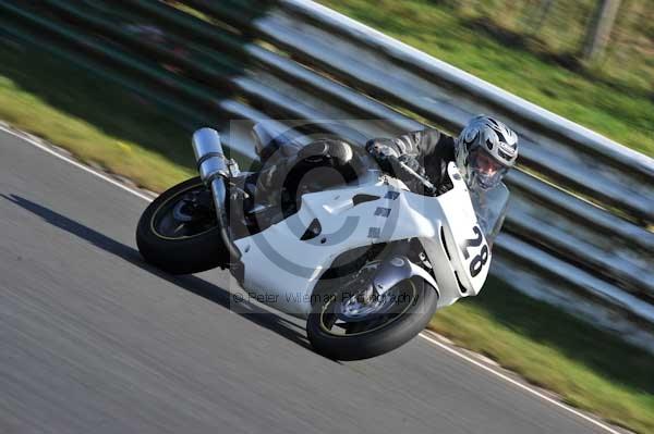 Mallory park Leicestershire;Mallory park photographs;Motorcycle action photographs;event digital images;eventdigitalimages;mallory park;no limits trackday;peter wileman photography;trackday;trackday digital images;trackday photos
