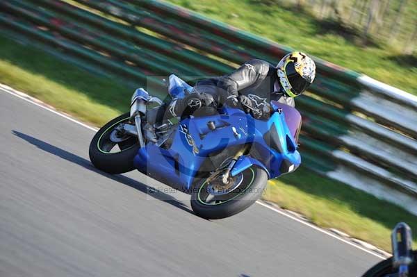 Mallory park Leicestershire;Mallory park photographs;Motorcycle action photographs;event digital images;eventdigitalimages;mallory park;no limits trackday;peter wileman photography;trackday;trackday digital images;trackday photos