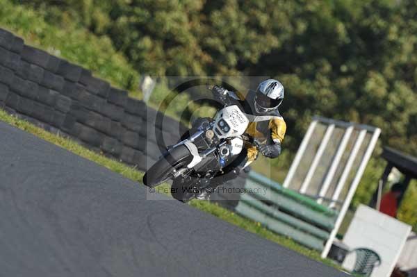 Mallory park Leicestershire;Mallory park photographs;Motorcycle action photographs;event digital images;eventdigitalimages;mallory park;no limits trackday;peter wileman photography;trackday;trackday digital images;trackday photos