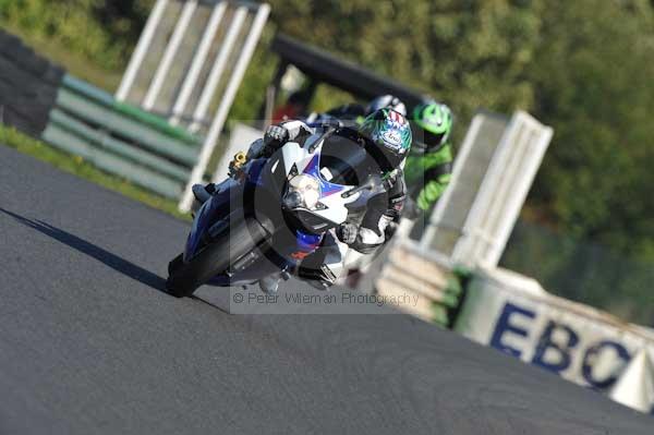 Mallory park Leicestershire;Mallory park photographs;Motorcycle action photographs;event digital images;eventdigitalimages;mallory park;no limits trackday;peter wileman photography;trackday;trackday digital images;trackday photos